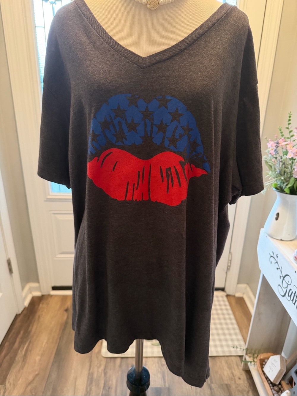 District Charcoal V-Neck Tee with Red & Blue Graphic Lips